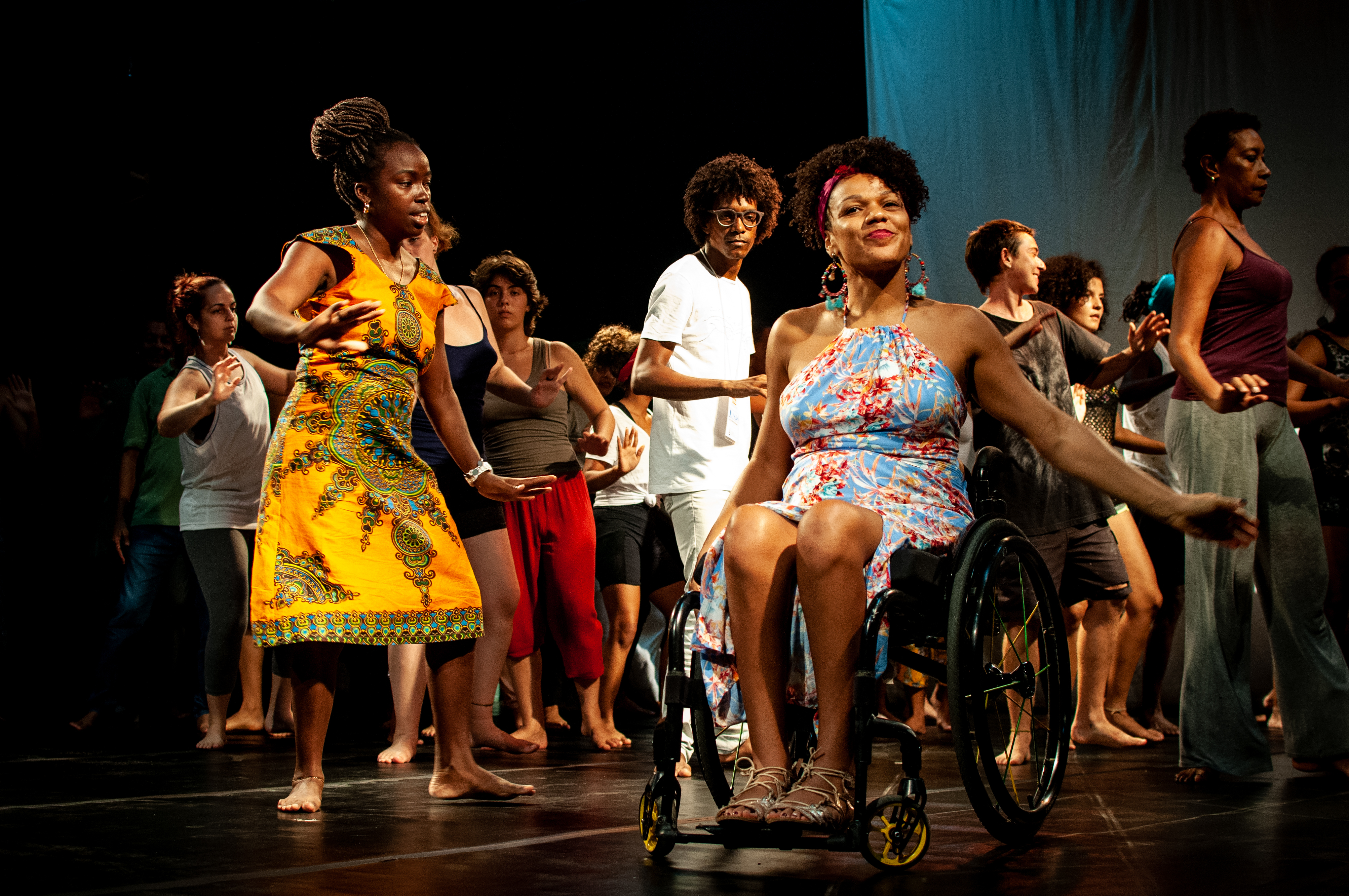 Oficina de Dança Afro colégio Benonivio 