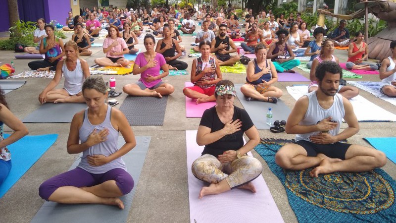 O yoga fora do tapete: conheça os coletivos que aproximam a prática da  sociedade – Agenda Arte e Cultura